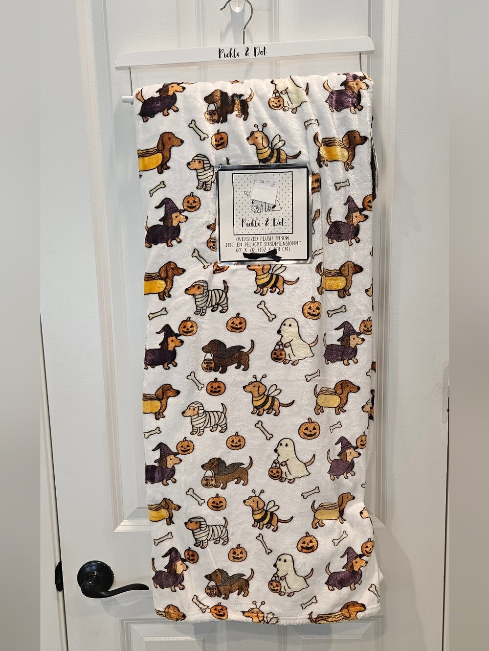 🎃 Pickle & Dot Dachshund Halloween Oversized Plush Throw Blanket 60” x 70” NWT